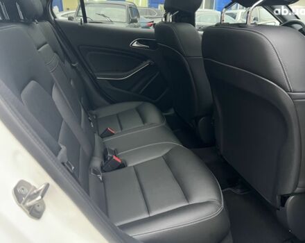 Белый Мерседес ГЛА-Класс, объемом двигателя 2 л и пробегом 21 тыс. км за 25500 $, фото 17 на Automoto.ua