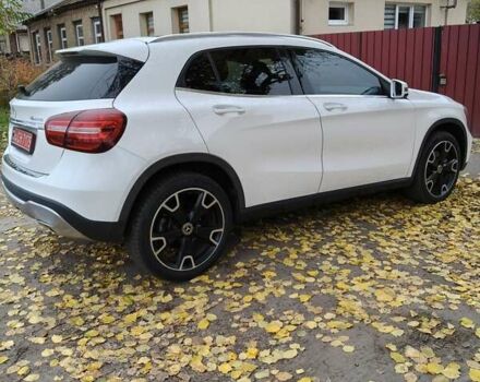 Белый Мерседес ГЛА-Класс, объемом двигателя 2 л и пробегом 32 тыс. км за 27000 $, фото 1 на Automoto.ua