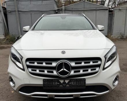 Белый Мерседес ГЛА-Класс, объемом двигателя 2 л и пробегом 31 тыс. км за 27000 $, фото 1 на Automoto.ua