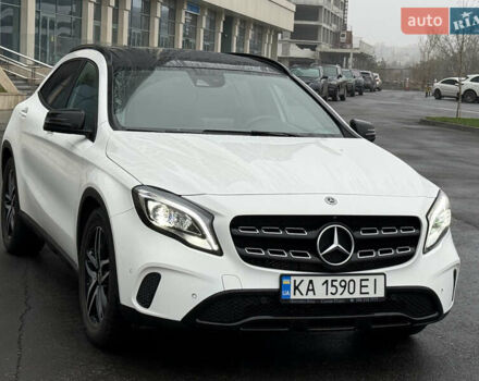 Белый Мерседес ГЛА-Класс, объемом двигателя 2.14 л и пробегом 49 тыс. км за 28600 $, фото 2 на Automoto.ua