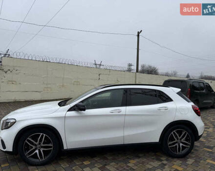 Белый Мерседес ГЛА-Класс, объемом двигателя 2.14 л и пробегом 49 тыс. км за 28900 $, фото 3 на Automoto.ua