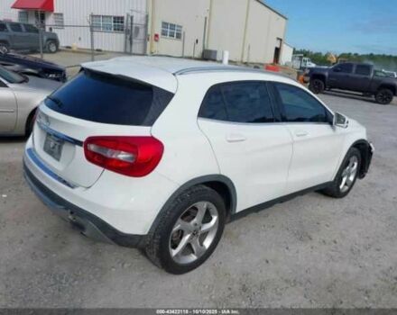 Білий Мерседес ГЛА-Клас, об'ємом двигуна 2 л та пробігом 106 тис. км за 6000 $, фото 3 на Automoto.ua