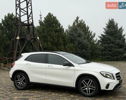 Белый Мерседес ГЛА-Класс, объемом двигателя 2.14 л и пробегом 49 тыс. км за 28900 $, фото 1 на Automoto.ua