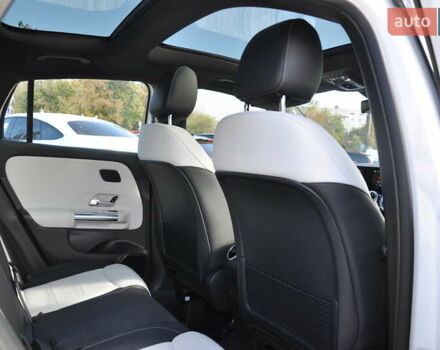 Білий Мерседес ГЛА-Клас, об'ємом двигуна 1.99 л та пробігом 8 тис. км за 46000 $, фото 37 на Automoto.ua