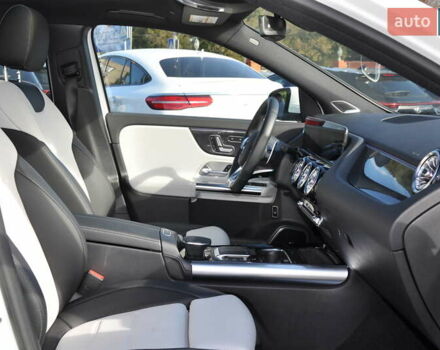 Білий Мерседес ГЛА-Клас, об'ємом двигуна 1.99 л та пробігом 8 тис. км за 46000 $, фото 43 на Automoto.ua