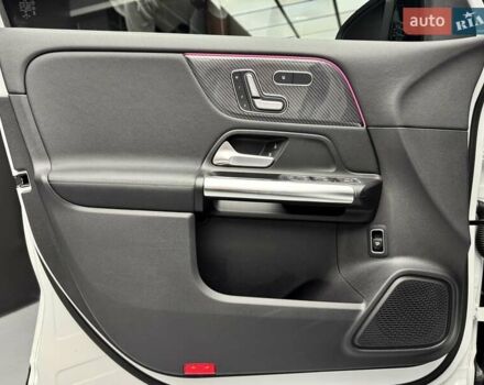 Белый Мерседес ГЛА-Класс, объемом двигателя 2 л и пробегом 25 тыс. км за 37900 $, фото 24 на Automoto.ua