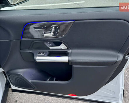 Белый Мерседес ГЛА-Класс, объемом двигателя 1.99 л и пробегом 25 тыс. км за 38700 $, фото 32 на Automoto.ua