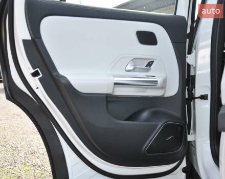 Білий Мерседес ГЛА-Клас, об'ємом двигуна 1.99 л та пробігом 8 тис. км за 46000 $, фото 30 на Automoto.ua