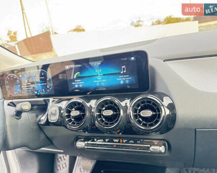 Белый Мерседес ГЛА-Класс, объемом двигателя 1.95 л и пробегом 167 тыс. км за 29500 $, фото 30 на Automoto.ua