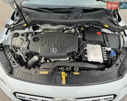 Белый Мерседес ГЛА-Класс, объемом двигателя 1.95 л и пробегом 167 тыс. км за 29500 $, фото 47 на Automoto.ua