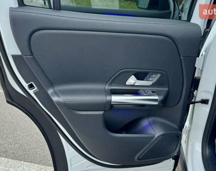 Белый Мерседес ГЛА-Класс, объемом двигателя 1.99 л и пробегом 25 тыс. км за 38700 $, фото 26 на Automoto.ua