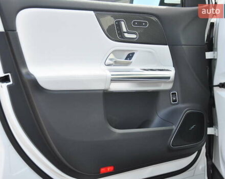 Білий Мерседес ГЛА-Клас, об'ємом двигуна 1.99 л та пробігом 8 тис. км за 46000 $, фото 29 на Automoto.ua