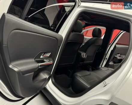 Белый Мерседес ГЛА-Класс, объемом двигателя 2 л и пробегом 25 тыс. км за 37900 $, фото 36 на Automoto.ua