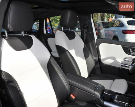 Білий Мерседес ГЛА-Клас, об'ємом двигуна 1.99 л та пробігом 8 тис. км за 46000 $, фото 45 на Automoto.ua