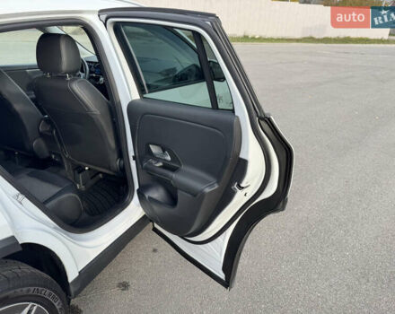 Белый Мерседес ГЛА-Класс, объемом двигателя 1.95 л и пробегом 167 тыс. км за 29500 $, фото 44 на Automoto.ua