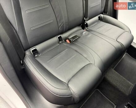 Белый Мерседес ГЛА-Класс, объемом двигателя 2 л и пробегом 25 тыс. км за 37900 $, фото 47 на Automoto.ua