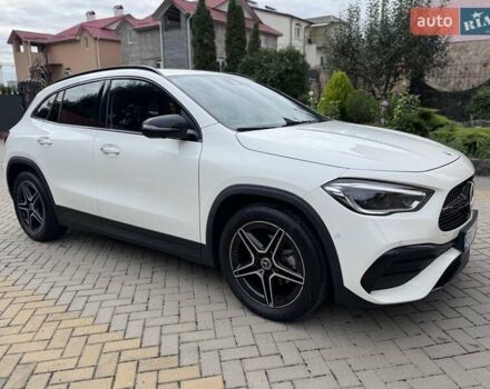 Білий Мерседес ГЛА-Клас, об'ємом двигуна 1.95 л та пробігом 29 тис. км за 46500 $, фото 3 на Automoto.ua