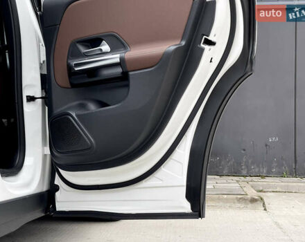 Белый Мерседес ГЛА-Класс, объемом двигателя 2 л и пробегом 36 тыс. км за 43000 $, фото 39 на Automoto.ua