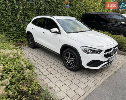 Белый Мерседес ГЛА-Класс, объемом двигателя 1.33 л и пробегом 12 тыс. км за 41990 $, фото 3 на Automoto.ua