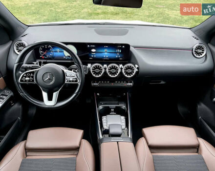 Белый Мерседес ГЛА-Класс, объемом двигателя 2 л и пробегом 36 тыс. км за 43000 $, фото 51 на Automoto.ua