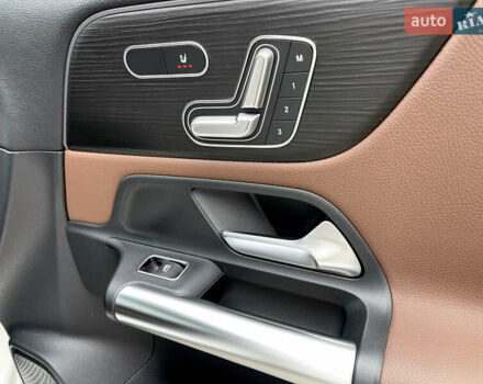 Белый Мерседес ГЛА-Класс, объемом двигателя 2 л и пробегом 36 тыс. км за 43000 $, фото 41 на Automoto.ua