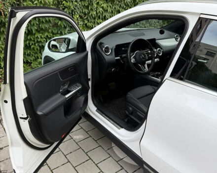 Белый Мерседес ГЛА-Класс, объемом двигателя 1.33 л и пробегом 12 тыс. км за 41990 $, фото 8 на Automoto.ua