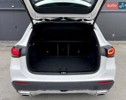 Белый Мерседес ГЛА-Класс, объемом двигателя 2 л и пробегом 36 тыс. км за 43000 $, фото 23 на Automoto.ua