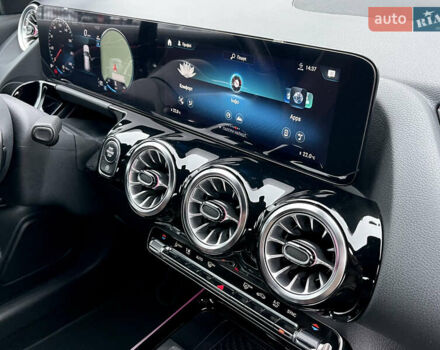 Белый Мерседес ГЛА-Класс, объемом двигателя 2 л и пробегом 36 тыс. км за 43000 $, фото 48 на Automoto.ua