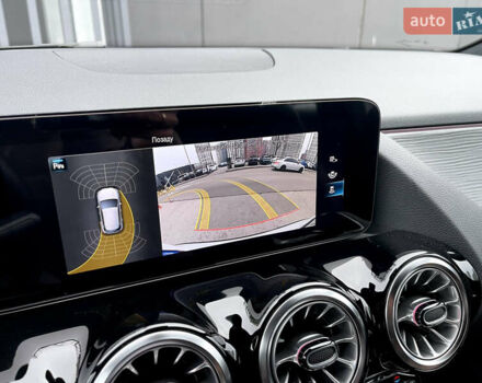 Белый Мерседес ГЛА-Класс, объемом двигателя 2 л и пробегом 36 тыс. км за 43000 $, фото 4 на Automoto.ua