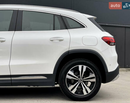 Белый Мерседес ГЛА-Класс, объемом двигателя 2 л и пробегом 36 тыс. км за 43000 $, фото 16 на Automoto.ua