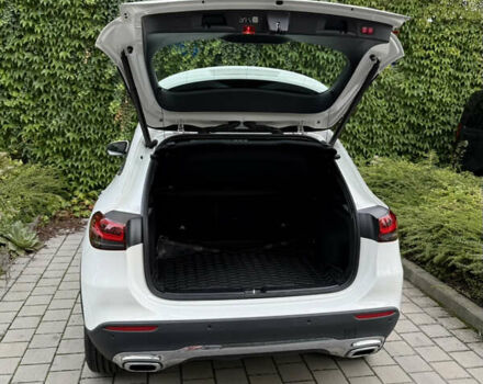 Белый Мерседес ГЛА-Класс, объемом двигателя 1.33 л и пробегом 12 тыс. км за 41990 $, фото 6 на Automoto.ua