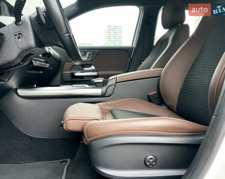 Белый Мерседес ГЛА-Класс, объемом двигателя 2 л и пробегом 36 тыс. км за 43000 $, фото 28 на Automoto.ua