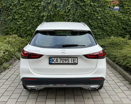 Белый Мерседес ГЛА-Класс, объемом двигателя 1.33 л и пробегом 12 тыс. км за 41990 $, фото 5 на Automoto.ua