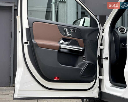 Белый Мерседес ГЛА-Класс, объемом двигателя 2 л и пробегом 36 тыс. км за 43000 $, фото 31 на Automoto.ua