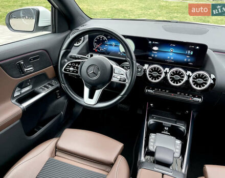 Белый Мерседес ГЛА-Класс, объемом двигателя 2 л и пробегом 36 тыс. км за 43000 $, фото 5 на Automoto.ua