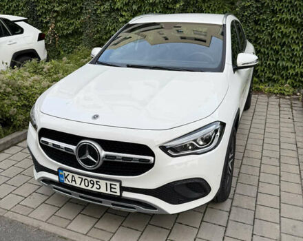 Белый Мерседес ГЛА-Класс, объемом двигателя 1.33 л и пробегом 12 тыс. км за 41990 $, фото 1 на Automoto.ua