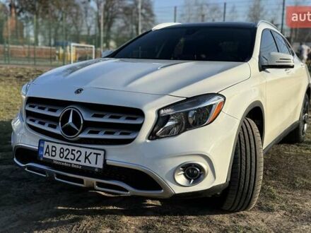 Белый Мерседес ГЛА-Класс, объемом двигателя 1.99 л и пробегом 153 тыс. км за 18500 $, фото 1 на Automoto.ua