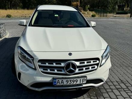 Мерседес ГЛА-Клас 2017 у Києві на Automoto.ua Білий Мерседес ГЛА-Клас, об'ємом двигуна 1.6 л та пробігом 140 тис. км за 27000 $, фото 1 на Automoto.ua
