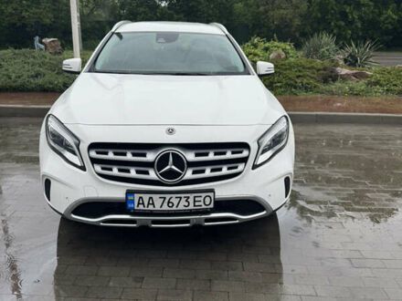 Мерседес ГЛА-Класс 2018 в Киеве на Automoto.ua Белый Мерседес ГЛА-Класс, объемом двигателя 1.6 л и пробегом 100 тыс. км за 26200 $, фото 1 на Automoto.ua
