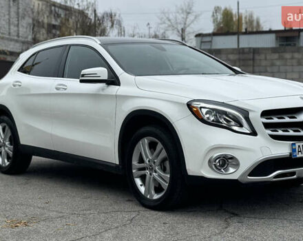 Белый Мерседес ГЛА-Класс, объемом двигателя 1.99 л и пробегом 25 тыс. км за 24000 $, фото 1 на Automoto.ua
