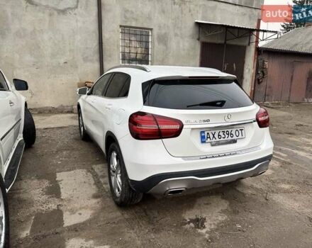 Белый Мерседес ГЛА-Класс, объемом двигателя 2 л и пробегом 143 тыс. км за 21900 $, фото 1 на Automoto.ua