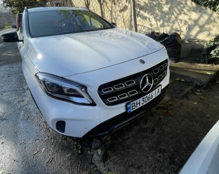 Белый Мерседес ГЛА-Класс, объемом двигателя 1.6 л и пробегом 1000 тыс. км за 25000 $, фото 1 на Automoto.ua