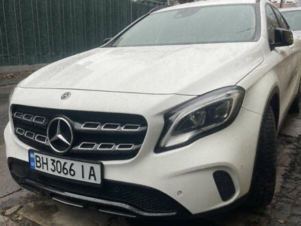 Белый Мерседес ГЛА-Класс, объемом двигателя 1.6 л и пробегом 112 тыс. км за 22500 $, фото 1 на Automoto.ua