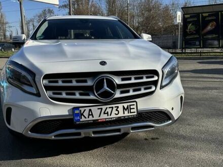 Мерседес ГЛА-Клас 2019 у Києві на Automoto.ua Білий Мерседес ГЛА-Клас, об'ємом двигуна 1.6 л та пробігом 122 тис. км за 22999 $, фото 1 на Automoto.ua