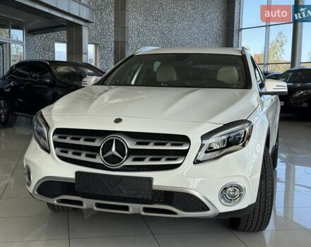 Белый Мерседес ГЛА-Класс, объемом двигателя 1.99 л и пробегом 13 тыс. км за 25900 $, фото 1 на Automoto.ua