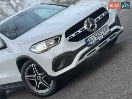 Мерседес ГЛА-Клас 2020 у Києві на Automoto.ua Білий Мерседес ГЛА-Клас, об'ємом двигуна 1.95 л та пробігом 160 тис. км за 32555 $, фото 1 на Automoto.ua