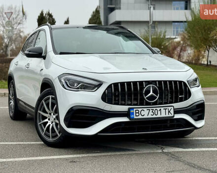 Белый Мерседес ГЛА-Класс, объемом двигателя 1.99 л и пробегом 25 тыс. км за 38700 $, фото 1 на Automoto.ua