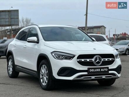 Мерседес ГЛА-Клас 2020 у Києві на Automoto.ua Білий Мерседес ГЛА-Клас, об'ємом двигуна 1.95 л та пробігом 73 тис. км за 36900 $, фото 1 на Automoto.ua