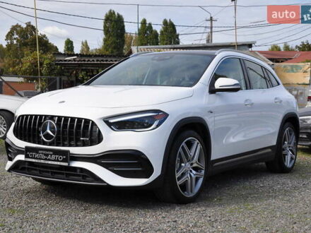 Белый Мерседес ГЛА-Класс, объемом двигателя 1.99 л и пробегом 8 тыс. км за 46000 $, фото 1 на Automoto.ua