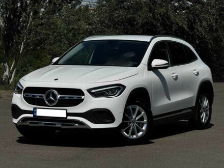 Белый Мерседес ГЛА-Класс, объемом двигателя 2 л и пробегом 84 тыс. км за 26000 $, фото 1 на Automoto.ua